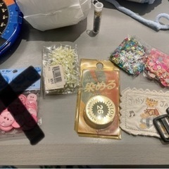 手芸用品　スライム作り　毛糸　スパンコールなどなどの画像