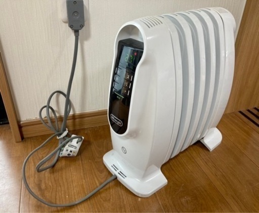 値下げしました！！デロンギ　オイルヒーター　中古品