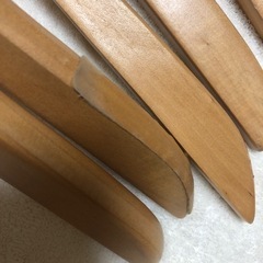 ②上質な木製ハンガー　9本セットの画像