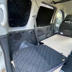 ファンカーゴ 車中泊ベッドと目隠しの画像