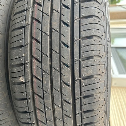 夏用タイヤ　ほぼ新品