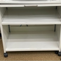 キャスター付き棚の画像