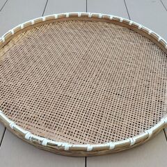 古い物ですが、土用干しのザルはいかがでしょうか？