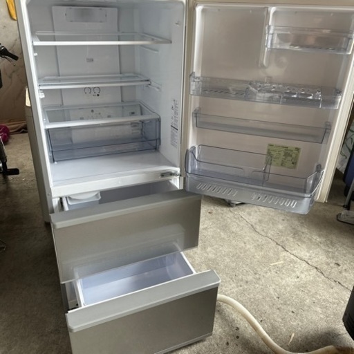 F0103  3ドア冷蔵庫　272L  アクア　