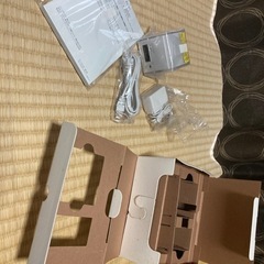 未使用の無線LANルーターHOMESPOTCUBEと録画用mdの画像