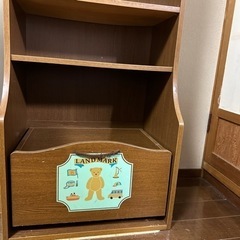 おもちゃ棚の画像