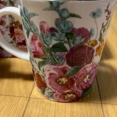 新品未使用マグカップ2個セット　ロイヤルアーデン製の画像