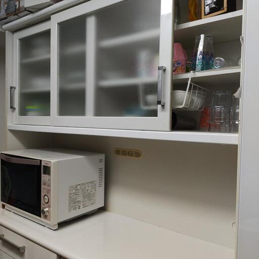 お話し中　さらに値下げしました‼️マナベインテリアハーツ　食器棚