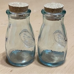小瓶 コルク蓋 2セット京都のアルバで購入の画像