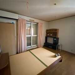 いろいろ無料(テーブル、小物、ベッドなど)の画像