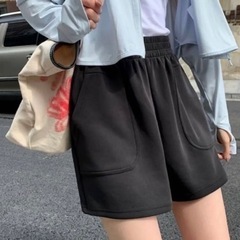 リラックスパンツ ショートパンツ ミニ丈 ブラック 春 夏 秋の画像