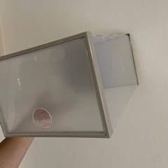 靴ボックス　8つ