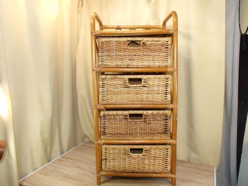 【紋別市発】籐の４段チェスト　中古品　外寸　高さ100×横幅46.5×奥行38.5㎝　引出し外寸　幅41×奥行34×高さ16.5㎝　小傷・変色・使用感多少あり　中古現状品