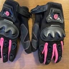 【値下げしました】美品夏用バイクウェア（レディース）と、グローブMサイズの画像