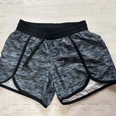 【33】期間限定100円🎉キスマーク　トレーニングパンツ