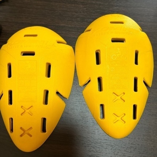 バイク　膝プロテクター