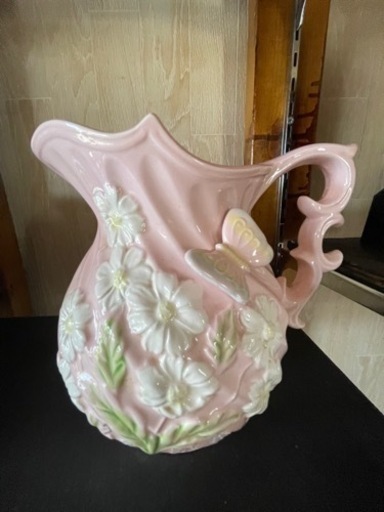 かわいい水差し