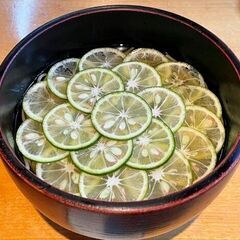 髪色髪型自由！おしゃれなお店で働きませんか！？の画像