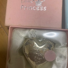 イギリス　ブライトンのアンティーク屋で購入した小物入れの画像