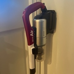 SHARP シャープ　コードレス掃除機の画像