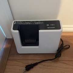 SHARP シャープ　コードレス掃除機の画像