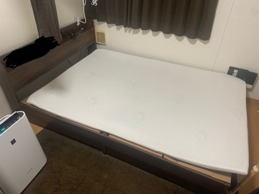 ダブルベッド