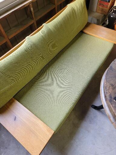 全国　飛騨家具 3Pソファーです。しっかりした作りです。
