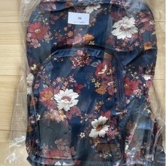 【値下げしました】新品　花柄リュックの画像
