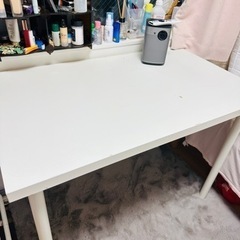 (今取引中)Ikeaテーブル(8月7日まで)