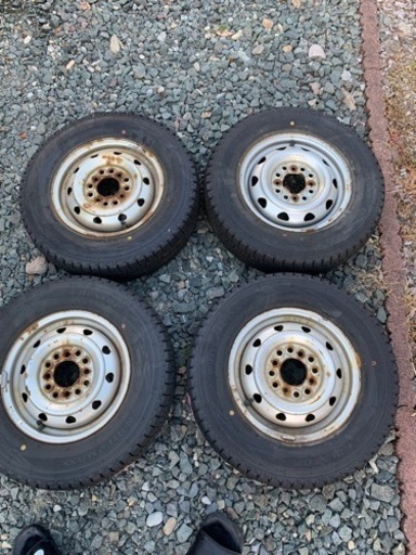 バリ山　145R12 スタッドレス  軽トラ　ダンロップ　