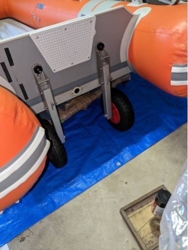 新品未使用 ボート 二馬力エンジン魚探付き