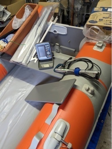 新品未使用 ボート 二馬力エンジン魚探付き