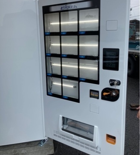 話題の冷凍自販機を格安レンタル致します。