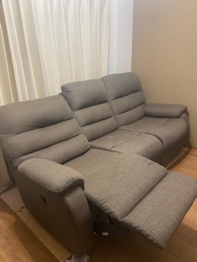 電動リクライニングチェア3人掛け(テーブル付き)