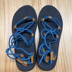 TEVAサンダル