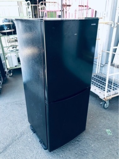 福岡市内配送設置無料　2020年　アイリスオーヤマ 冷蔵庫 142L 家庭用 幅50cm 冷凍庫 53L 右開き ブラック IRSD-14A-B 一人暮らし 省エネ 節電 静音設計 最高水準の冷凍機能 冷凍室3段 2ドア