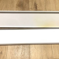 排気口カバー Plate プレート 43〜80cm対応 伸縮 IHコンロ ガスコンロ 排気口 排気口ガード 魚焼きグリル 油ガード 油汚れ 油はね 油はね防止 ガード キッチンガード コンロガード 洗える すき間 キッチン 汚れ防止 シンプル 75cm 60cm おしゃれ 白 ホワイト　山崎実業(Yamazaki) 排気口カバー ブラック 約W45~82×D8×H7.5cm タワー tower 伸縮 幅約43~80cmまで対応 油はねガード 60cm 75cm IH コンロ グリル カバー の画像