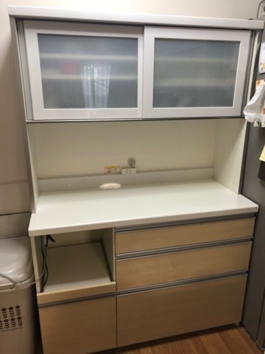 決まりました　パモウナ　食器棚　レンジボード　キッチンボード