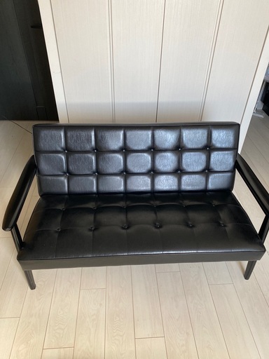 カリモク　オールブラック　引取決定済