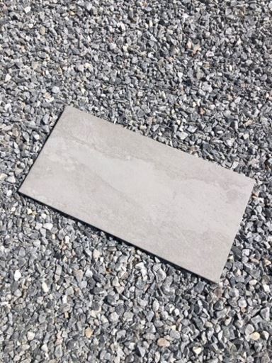 タイル　名古屋モザイク　デンバーストン　300×600