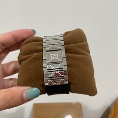 GUCCI 腕時計　箱、説明書付きの画像