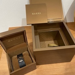 GUCCI 腕時計　箱、説明書付きの画像