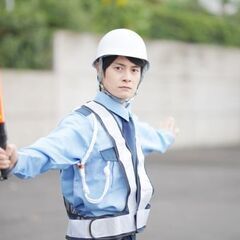 ＜📅週3日からOK👍無理なく働けてプライベート優先🪽✨＞交通誘導警備スタッフ募集🧑‍✈️🚥時間帯も選べる🥰の画像