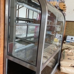 【取りに来てくれる方限定】　中古冷蔵ショーケースの画像