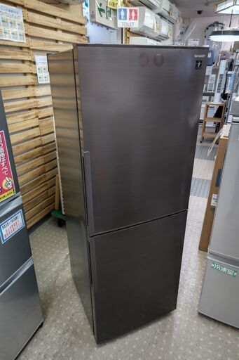 安心の除菌洗浄済SHARP 2ﾄﾞｱ 冷蔵庫 2021年製 保証有り【愛千143】