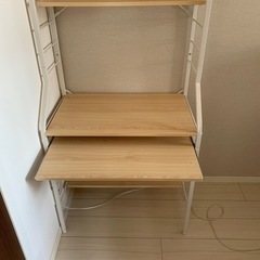 デスク付きラック収納(引越しのため8月20日まで)の画像