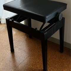 ピアノの椅子　の画像