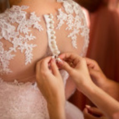 【結婚式場でのドレス試着・接客業務】土日の週末のみ勤務♪