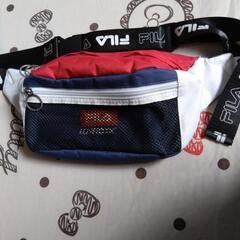 love toxic✕FILA ボディバッグ