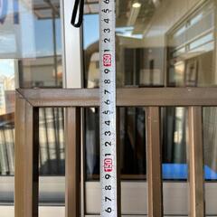 玄関スライド格子　ブラウン　中古品　約157.3cm×約74.8cm×約３cm　2セットの画像
